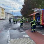 Defekter PKW verursachte Dieselspur