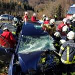 Schwerer Verkehrsunfall mit drei Verletzten