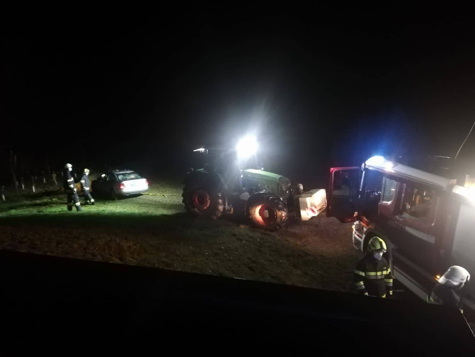 BFV Feldbach: PKW Bergung aus Obstplantage