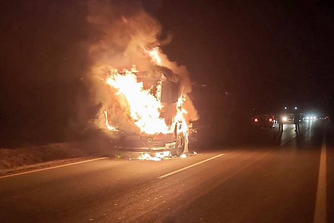 BFK Waidhofen/Thaya: Milchtransporter geriet in Brand