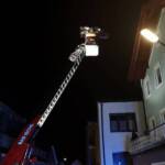 FF Bad Ischl: Person mit der Drehleiter gerettet