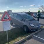 Fahrzeugbergung am Supermarktparkplatz