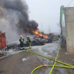 Brand auf einem Schrottplatz in Wien - Floridsdorf