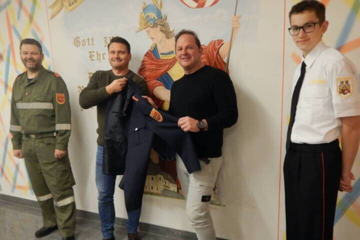 FF Althofen: Neue Dienstbekleidung für die FF Guttaring