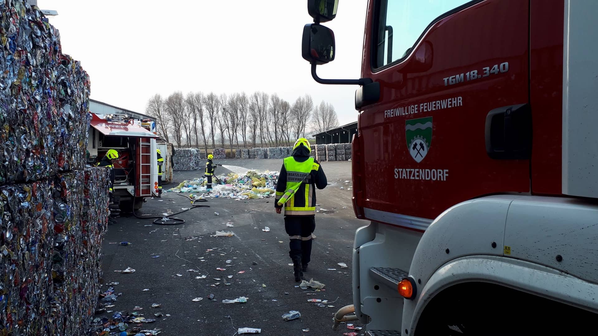 FF Statzendorf: Brand in Entsorgungsbetrieb