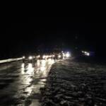 Sattelzug blieb auf Glatteis hängen