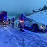 Schneefall fordert Feuerwehren
