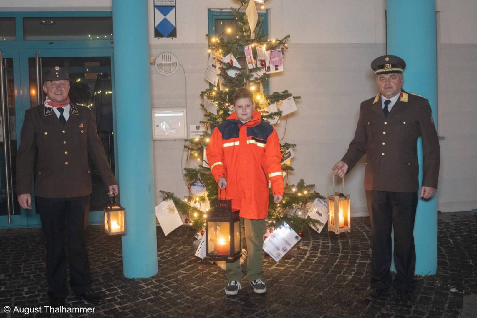 BFK Vöcklabruck: Friedenslicht Übergabe an Feuerwehrjugend