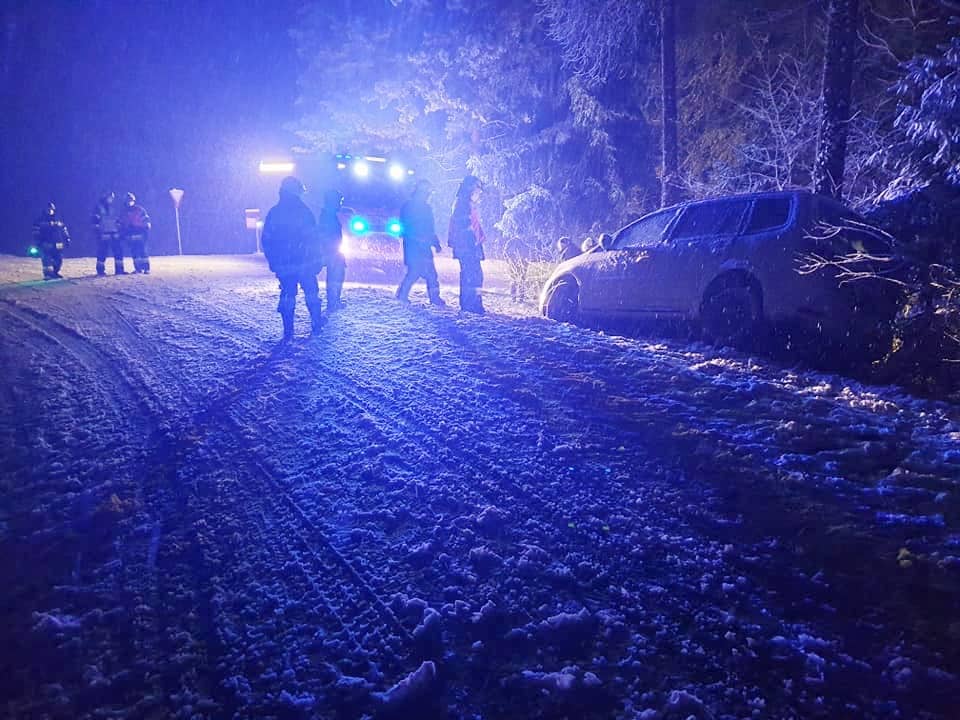 BFV Feldbach: PKW Bergung wegen Schneefall