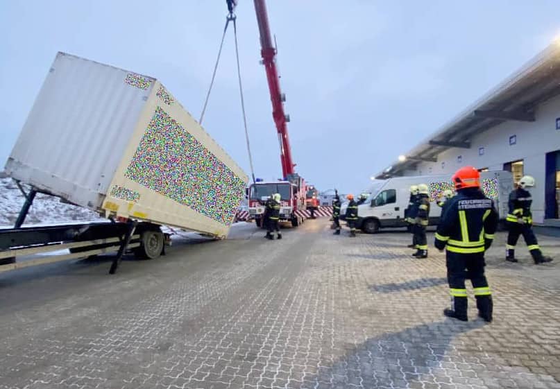 Bergung eines LKW Anhängers samt Container