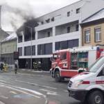 Wohnungsbrand in Mehrparteienwohnhaus