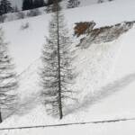 Feuerwehr unterstützte Absicherung von Schneebrett