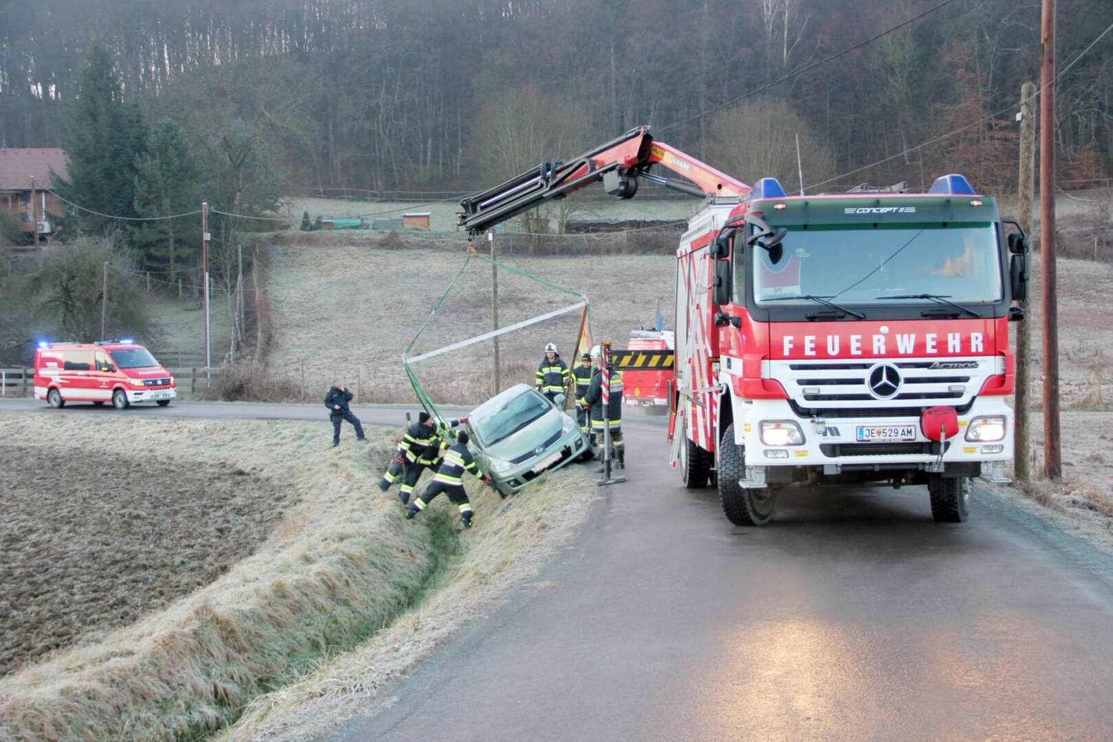 BFKDO Jennersdorf: PKW-Bergung in Ober-Henndorf