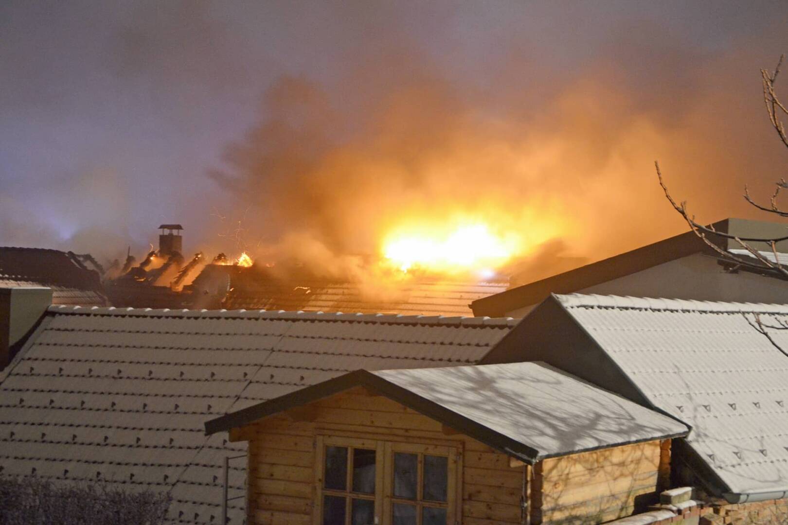 BFK Waidhofen/Thaya: Neuerlicher Dachstuhlbrand in Gastern