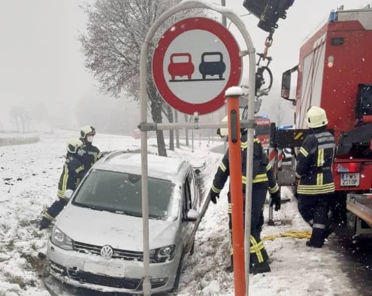 Schneefall sorgt für Verkehrsunfälle