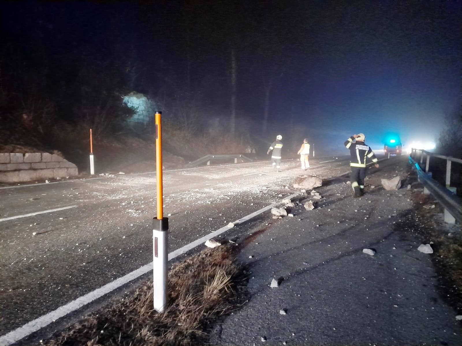 HFW Bad Ischl: Felssturz auf PKW an der Linzer Straße