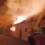 Brand eines ehemaligen Stallgebäudes im Ortskern von Thuma