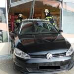 Verkehrsunfall mit eingeklemmter Person