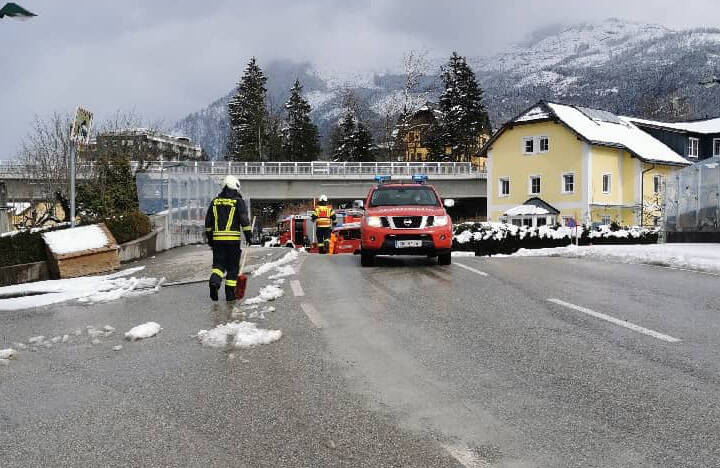 HFW Bad Ischl: Ölspur von der Götzstraße bis zum Holzplatz
