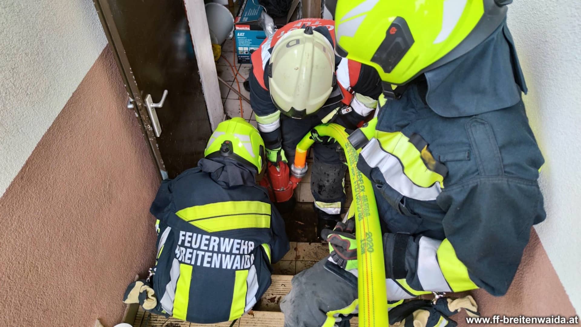 FF Breitenwaida: Pumparbeiten nach Wassergebrechen