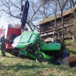 Pensionist  kippte mit Traktor um