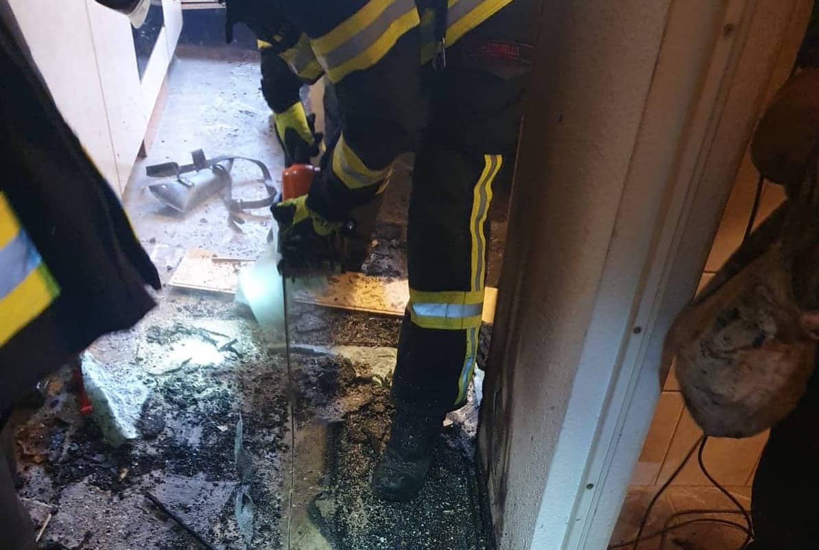 FF Ebenfurth: Verletzte Person nach Zimmerbrand