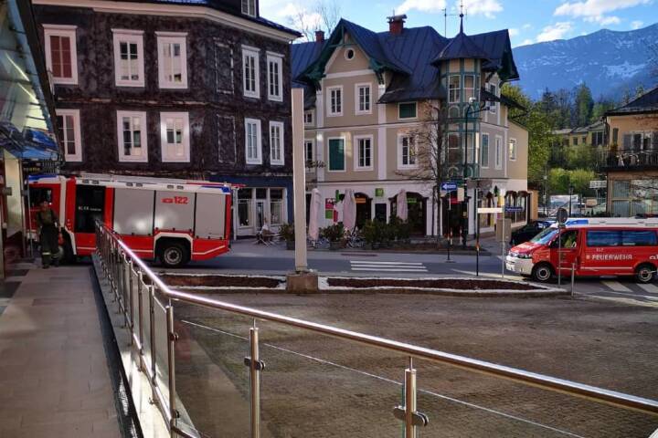 HFW Bad Ischl: Frau in Lift eingeschlossen