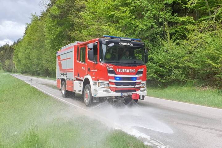 FF Krumbach: Schadstoffeinsatz auf der L137 im Bereich Zöberau
