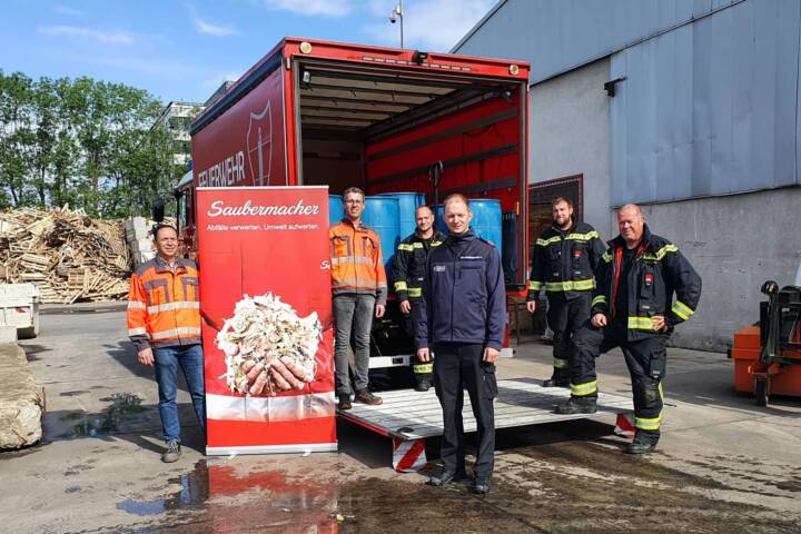 BFK Mödling: 7.000 Liter Schaummittel für den Bezirk