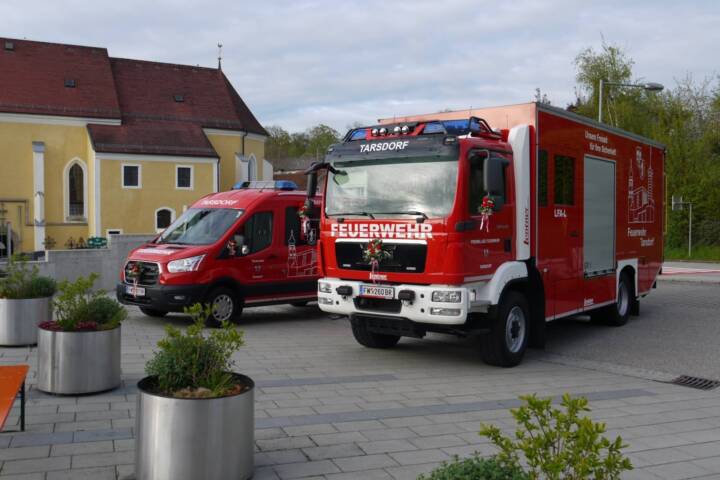 FF Tarsdorf: Florianifeier mit Fahrzeugweihen
