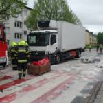 FF Althofen: LKW verliert hunderte Liter Treibstoff