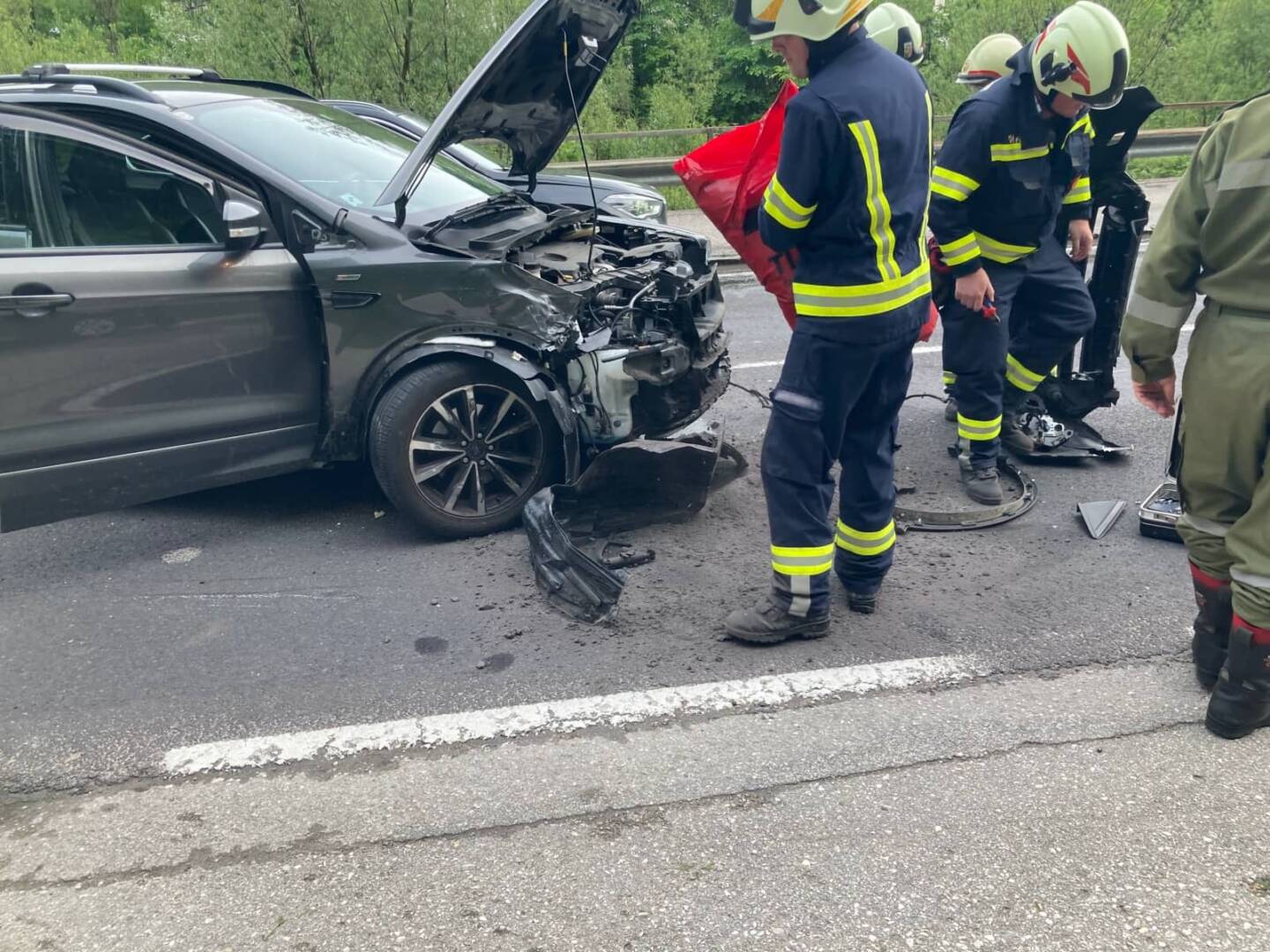HFW Bad Ischl: Aufräumarbeiten nach Verkehrsunfall