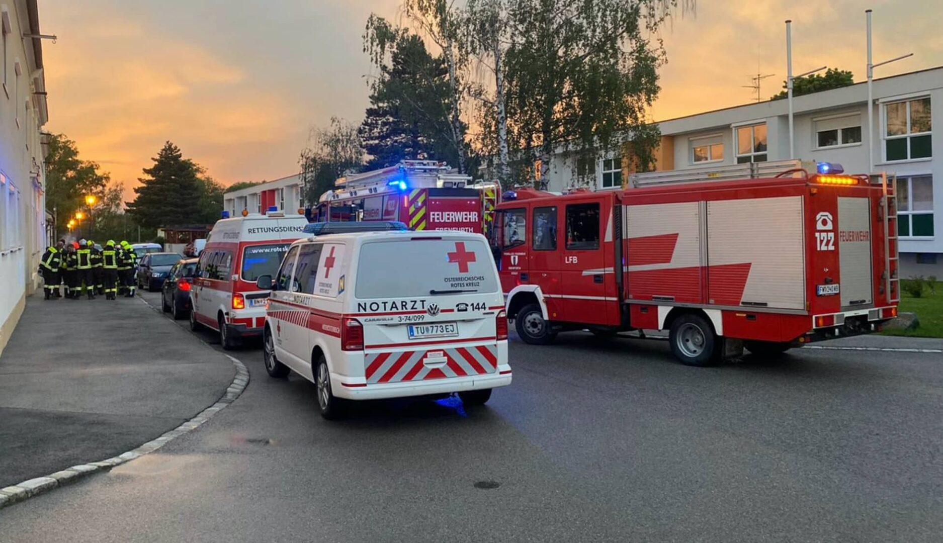 FF Ebenfurth: Doppelte Türöffnung und Schadstoffeinsatz