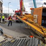 Unimog in Kreisverkehr umgekippt