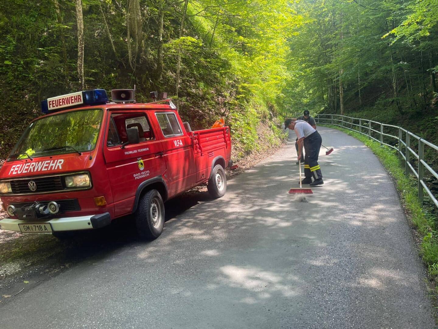 HFW Bad Ischl: Bei Wendemanöver Ölwanne aufgerissen