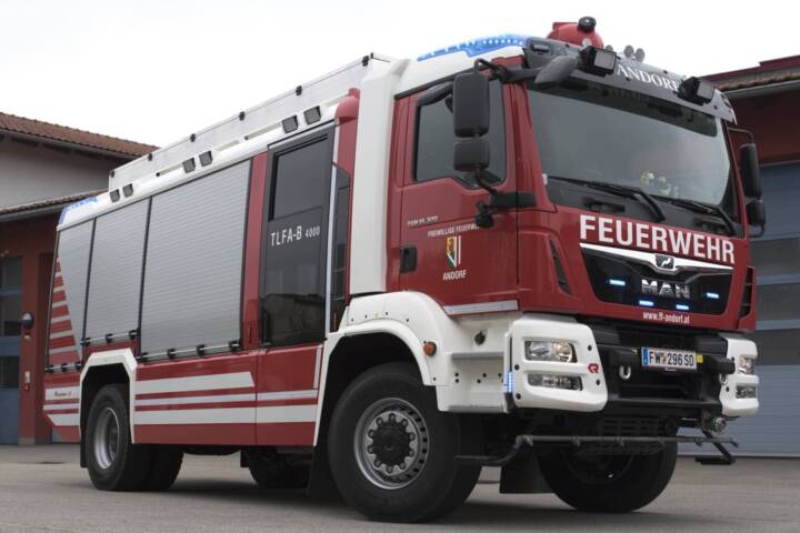 FF Andorf: Neues Einsatzfahrzeug TLFA-B 4000