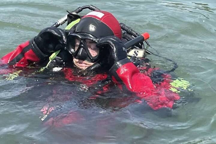 BF Wien: Taucheinsatz an der neuen Donau