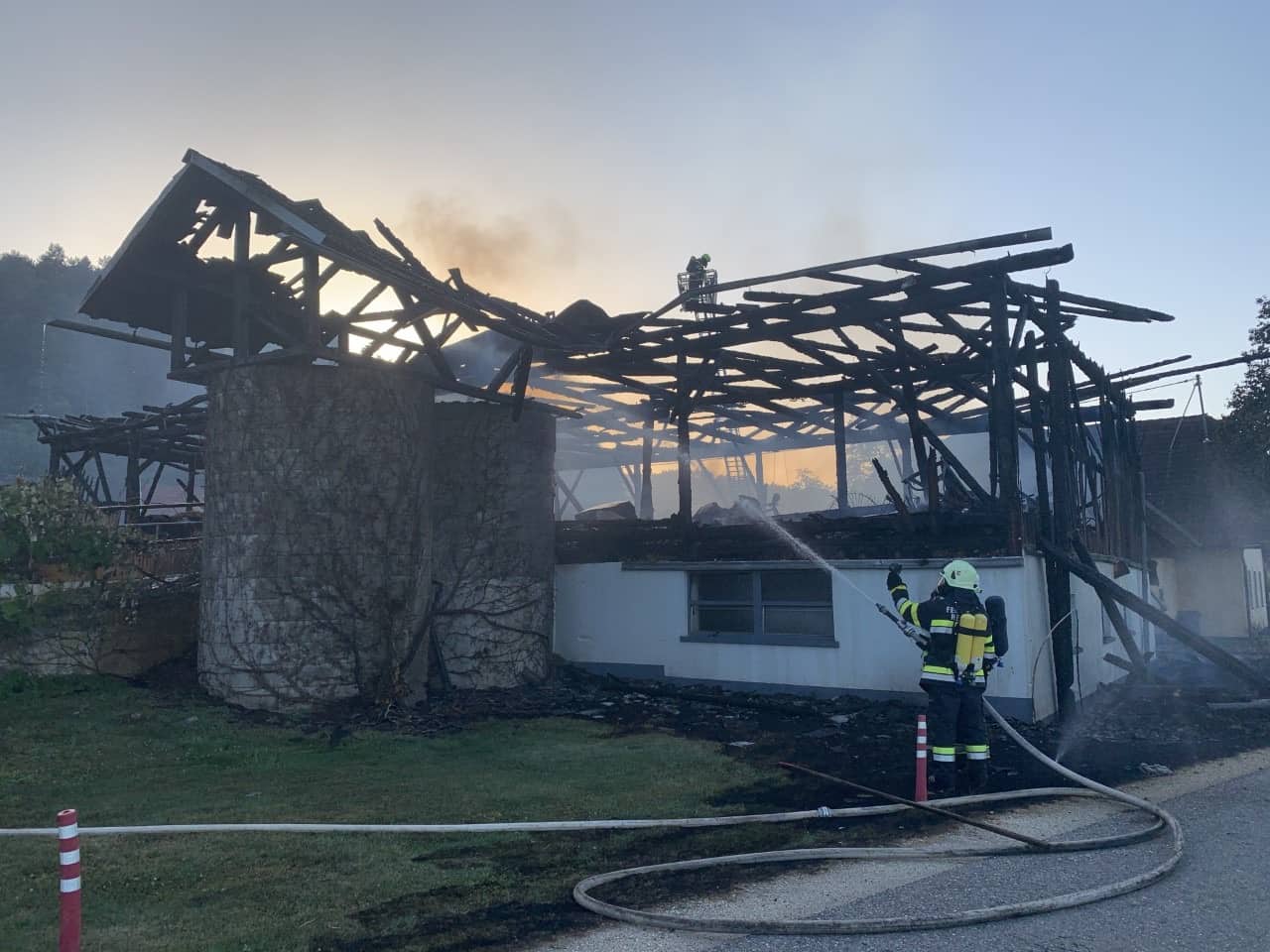 BFKdo Völkermarkt: Wirtschaftsgebäude stand in Vollbrand