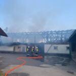 Wirtschaftsgebäude in Rinkenberg in Vollbrand