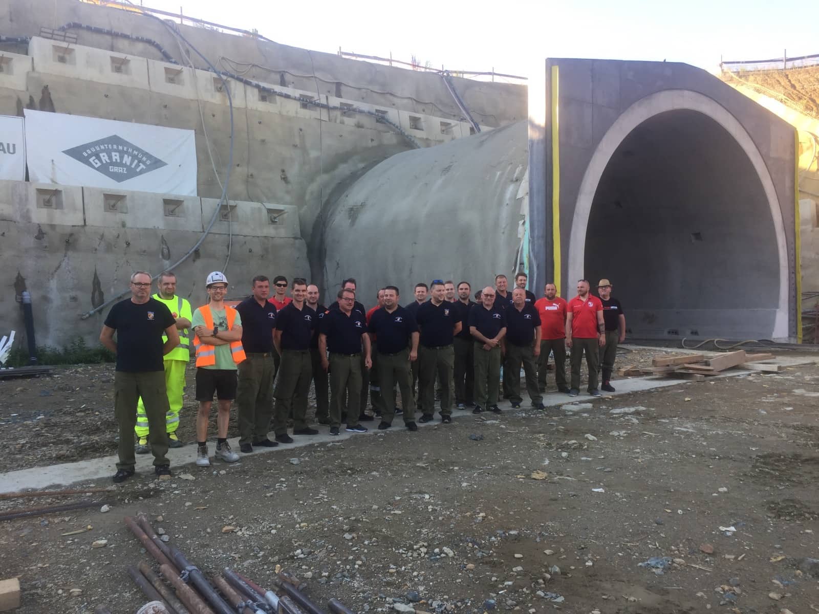 BFKDO Jennersdorf: Tunnelbegehung durch die Feuerwehren