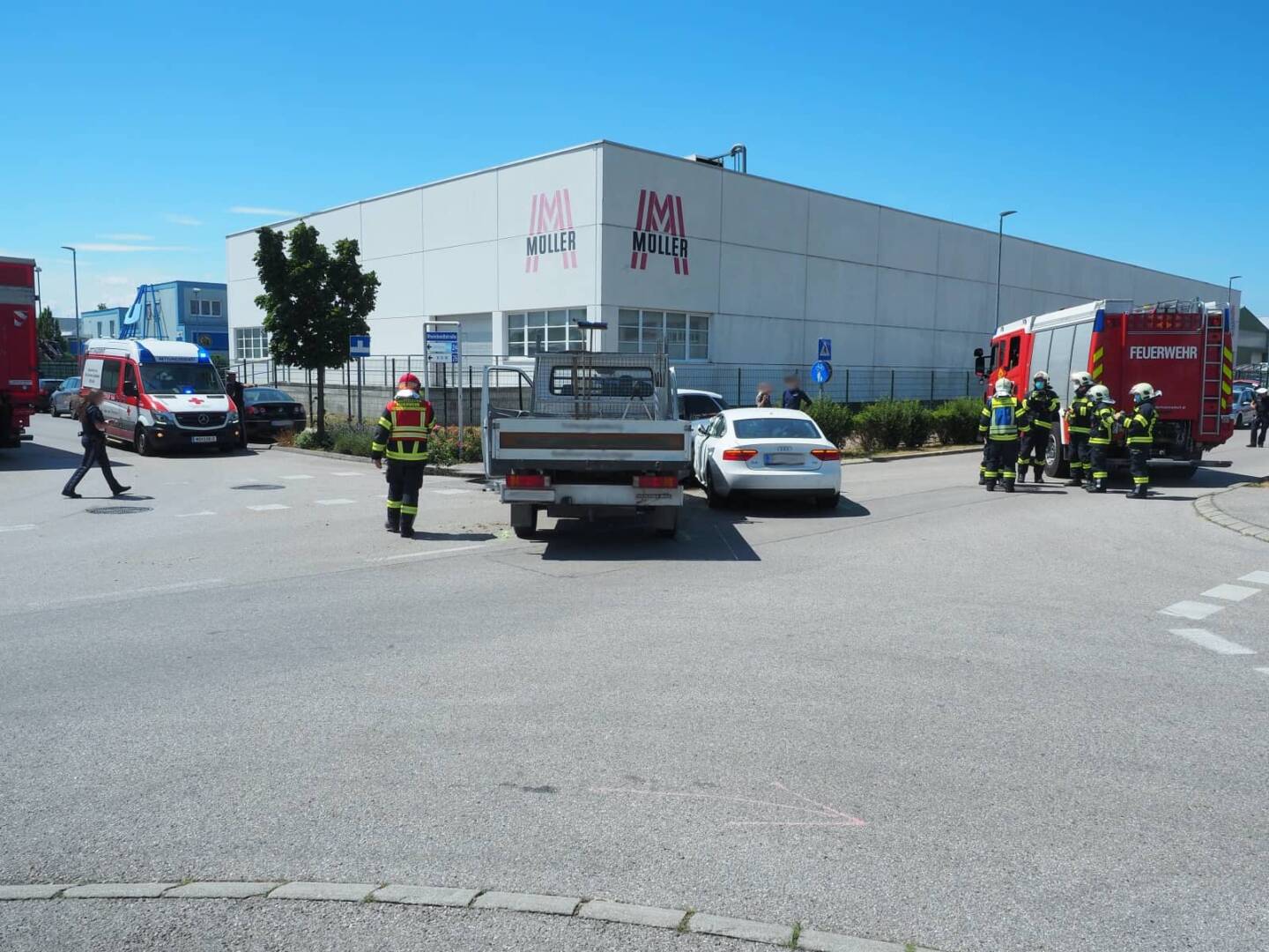 FF Biedermannsdorf: Verkehrsunfall fordert vier Verletze