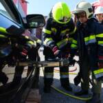 Feuerwehrjugend aus Althofen und Guttaring beübt gemeinsam einen Verkehrsunfall