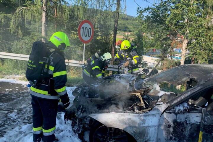 Fahrzeugbrand im Autobahnknoten Villach