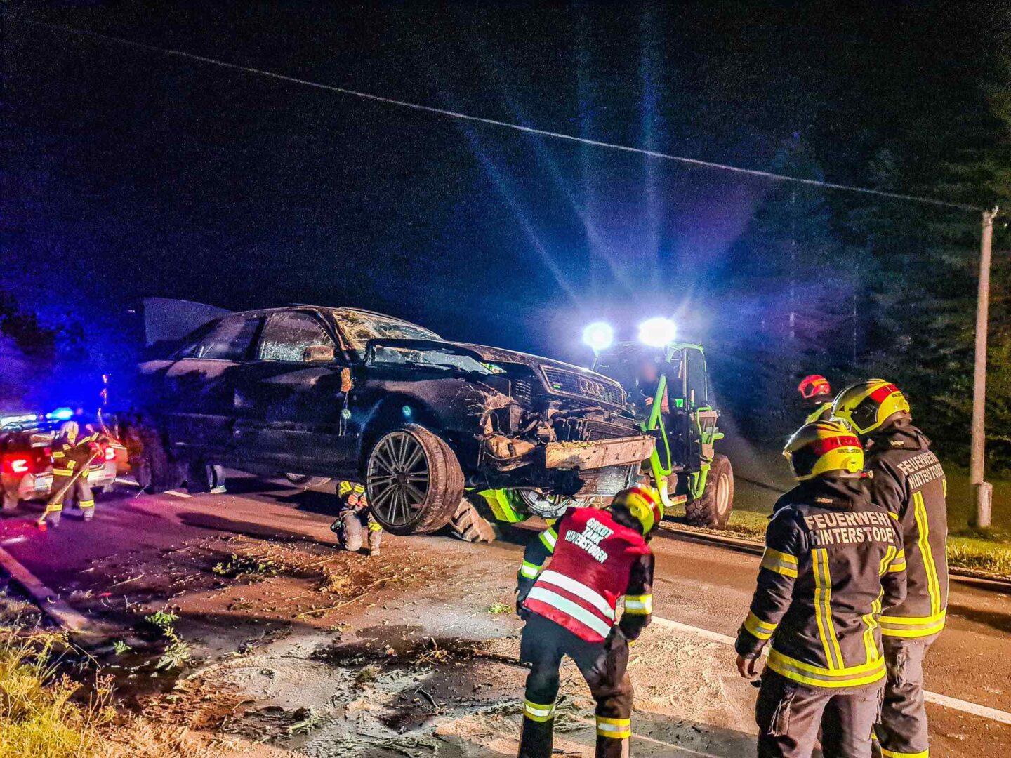 FF Hinterstoder: Aufräumarbeiten nach Verkehrsunfall