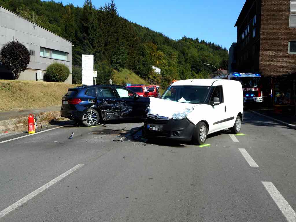 FF Leoben-Stadt: Verkehrsunfall auf der B115a