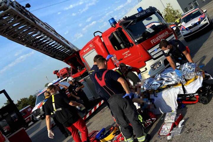 BF Wien: Rettung zweier Arbeiter in Wien – Simmering