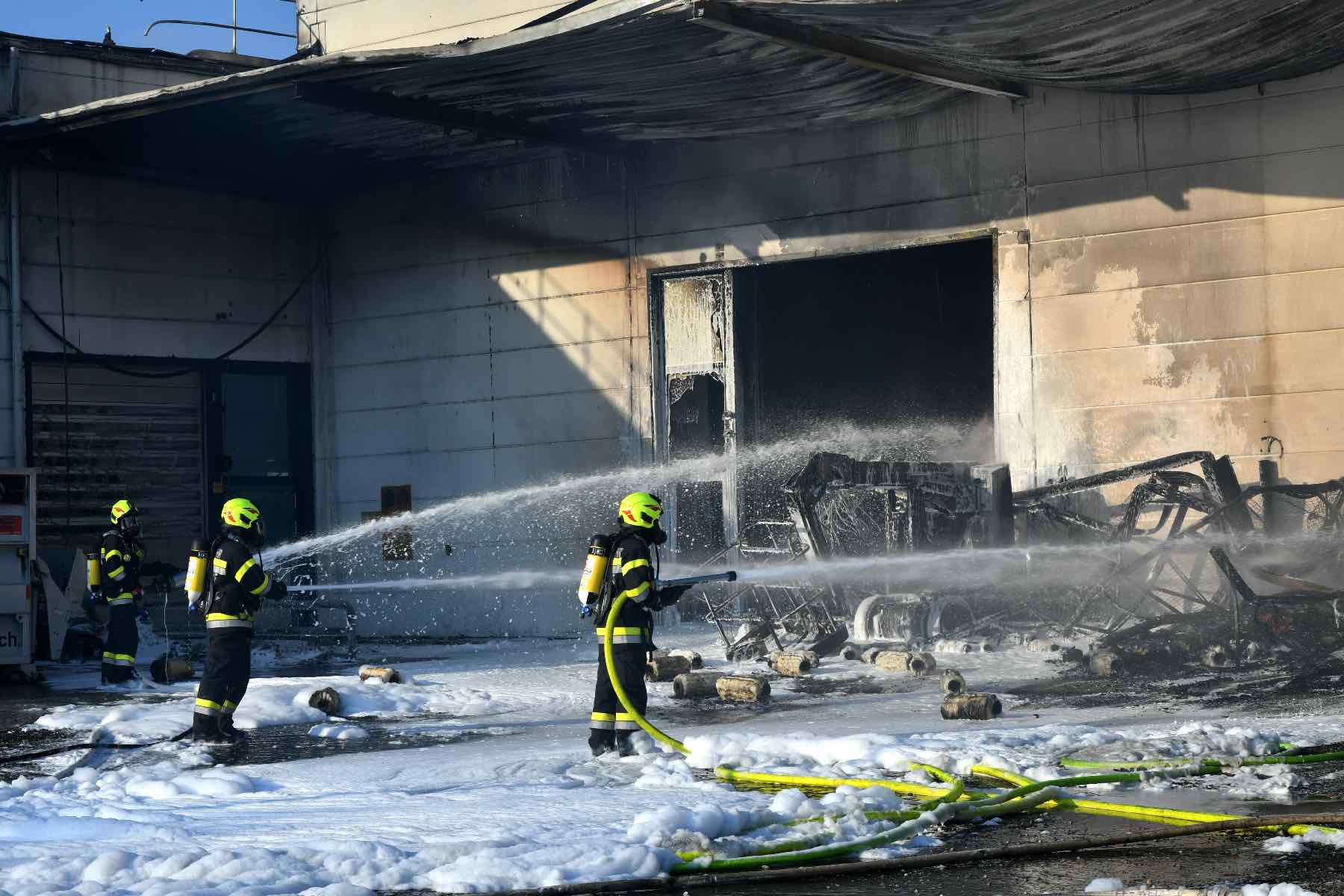 BFV Weiz: Industriebrand in Weiz – Erste Informationen