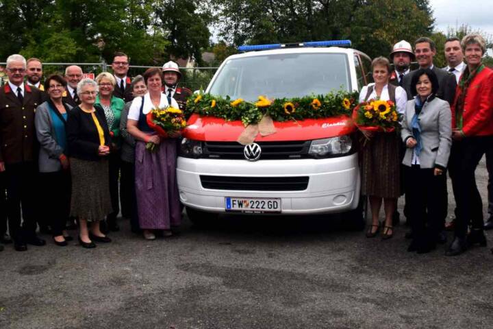 FF Albrechts: Feuerwehrfest und Fahrzeugsegnung