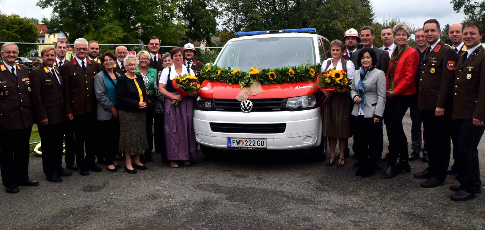 FF Albrechts: Feuerwehrfest und Fahrzeugsegnung