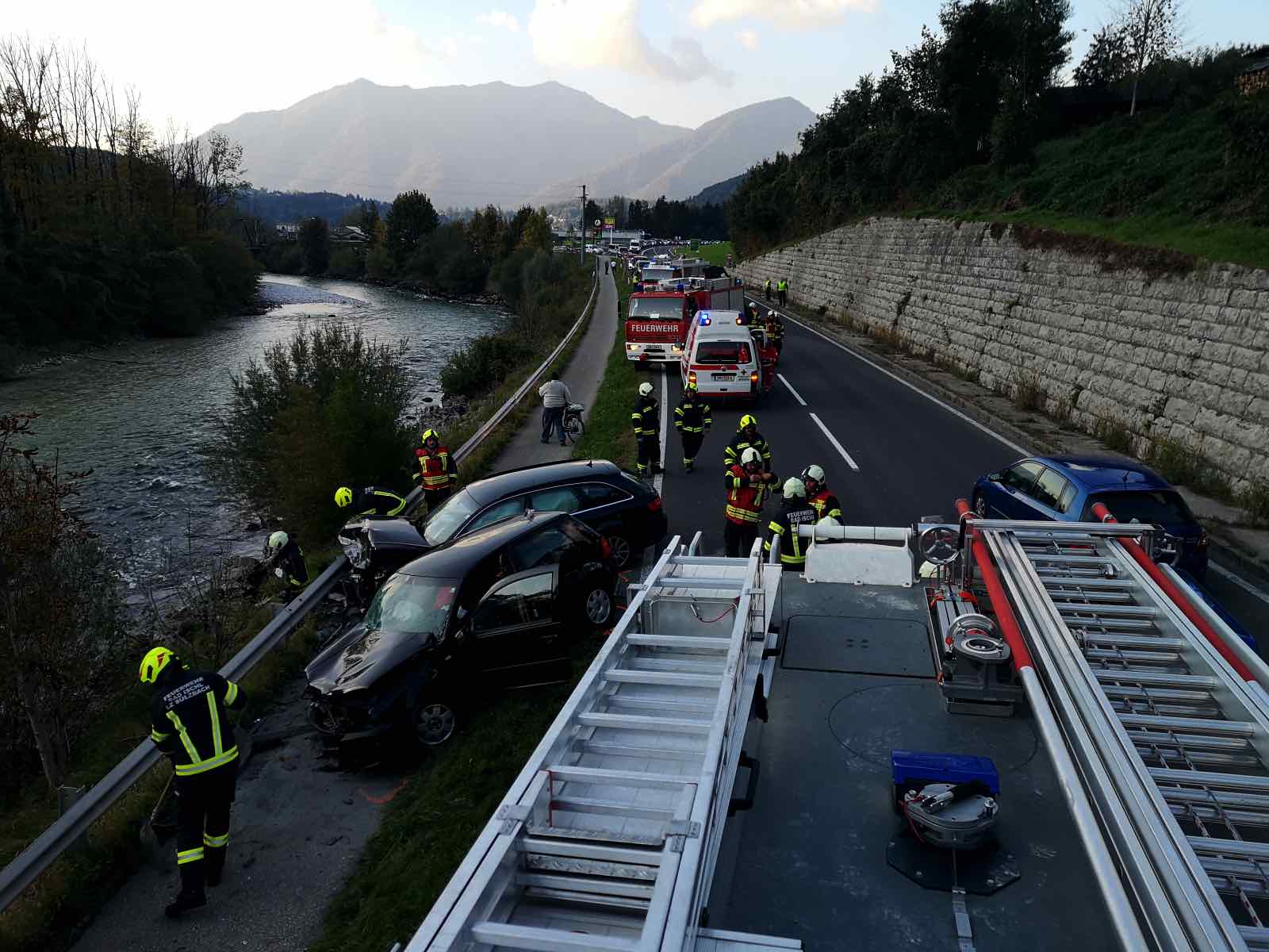 HFW Bad Ischl: Verkehrsunfall in Sulzbach